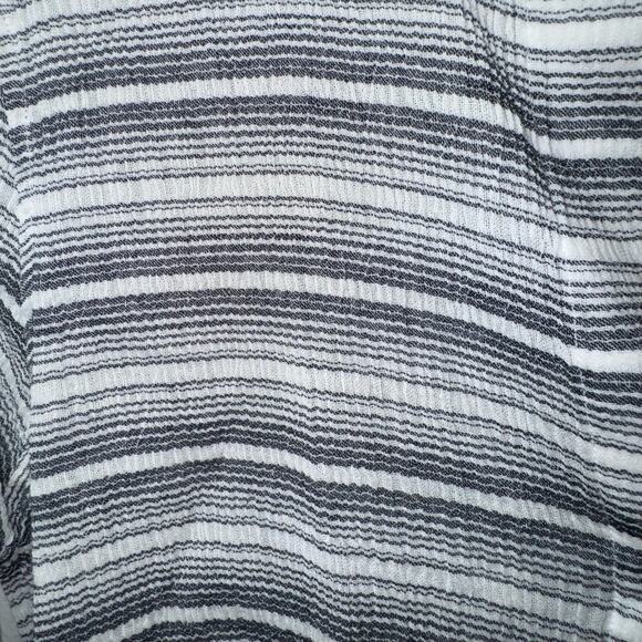 Cloth & Stone Medium Cotton Button Down Top - Picture 3 of 5